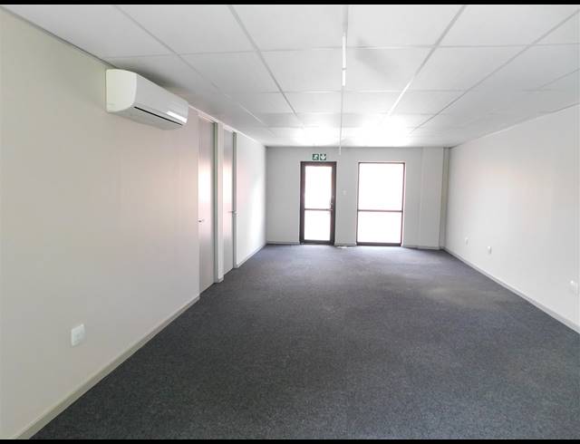 122M² OFFICE TO LET IN RANDPARK RIDGE